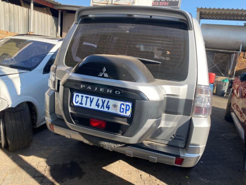 
								2019 MITSUBISHI PAJERO full									