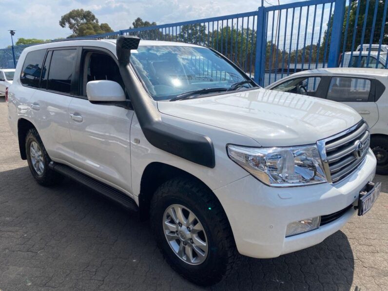 
								2010 TOYOTA LAND CRUISER full									