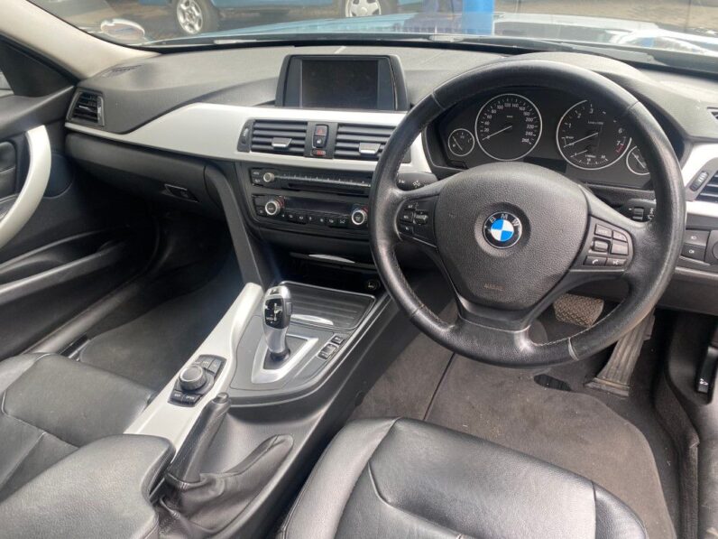 
								2013 BMW 320i full									
