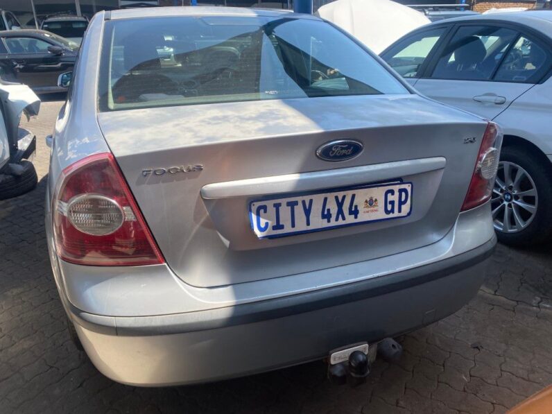 
								2005 FORD FOCUS full									