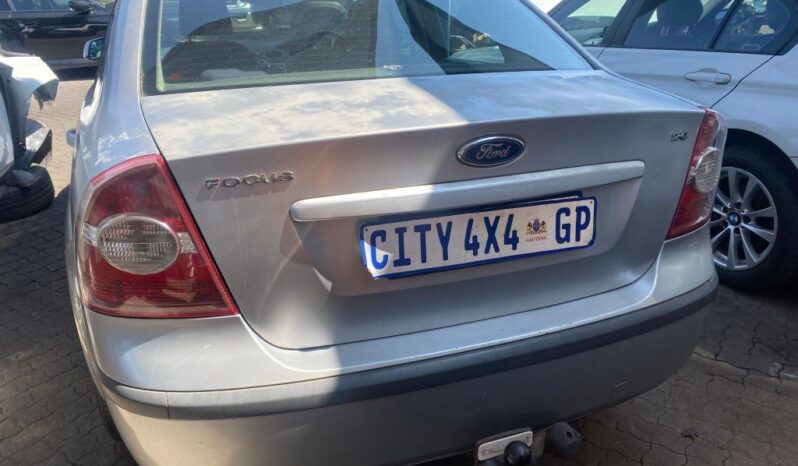 
								2005 FORD FOCUS full									