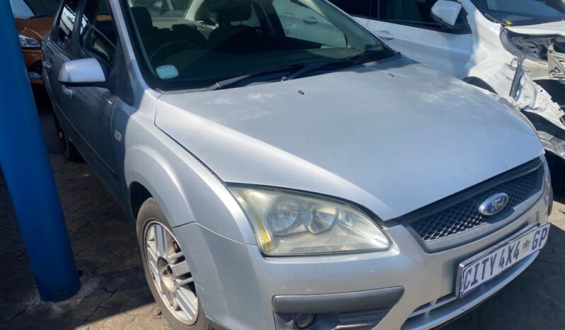 
								2005 FORD FOCUS full									