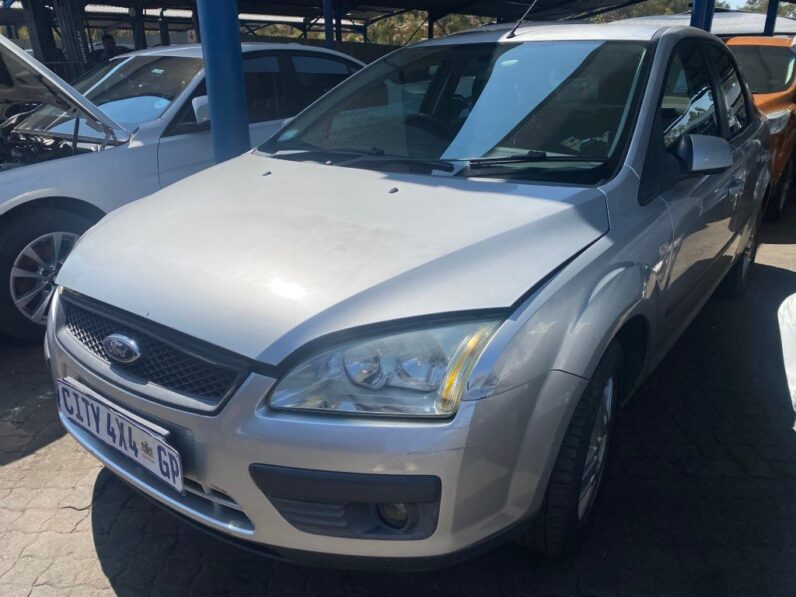 
								2005 FORD FOCUS full									