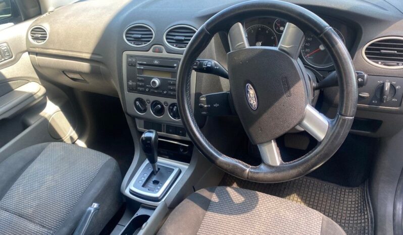 
								2005 FORD FOCUS full									