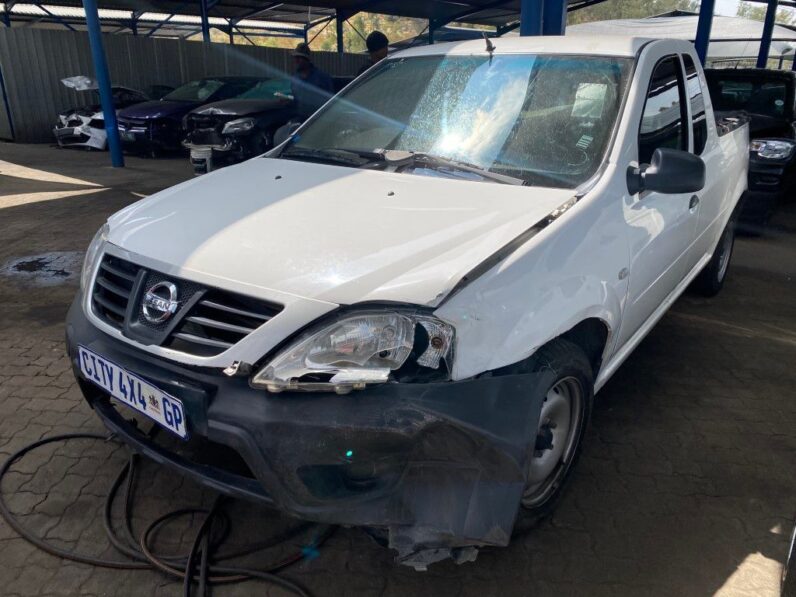 
								2023 NISSAN NP200 full									