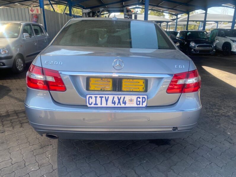 
								2011 MERCEDES BENZ E200 CGI full									