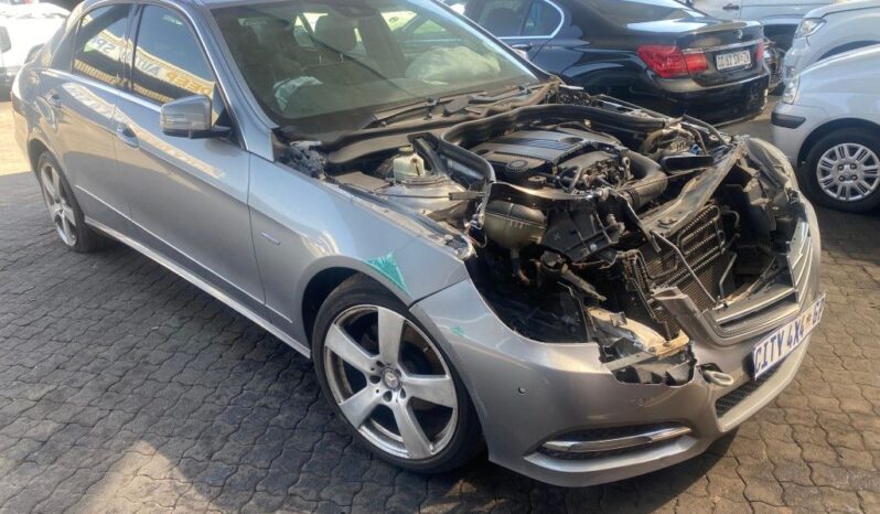 
								2011 MERCEDES BENZ E200 CGI full									