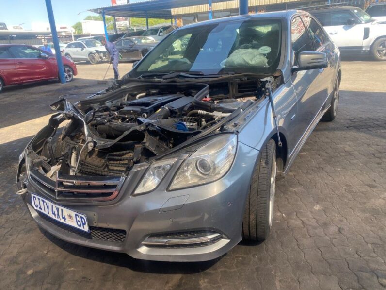 
								2011 MERCEDES BENZ E200 CGI full									