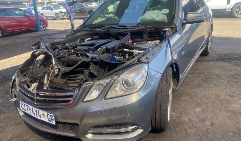 
								2011 MERCEDES BENZ E200 CGI full									