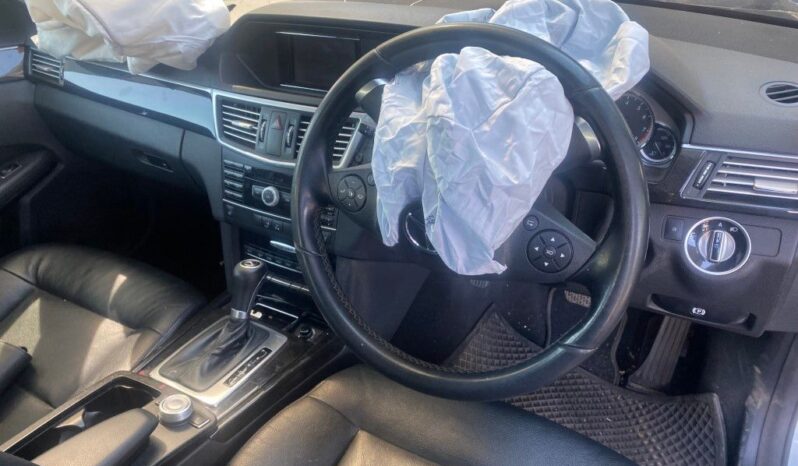 
								2011 MERCEDES BENZ E200 CGI full									