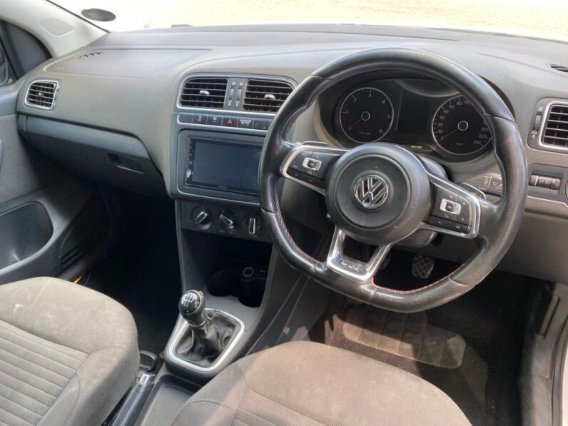
								2013 VW POLO full									