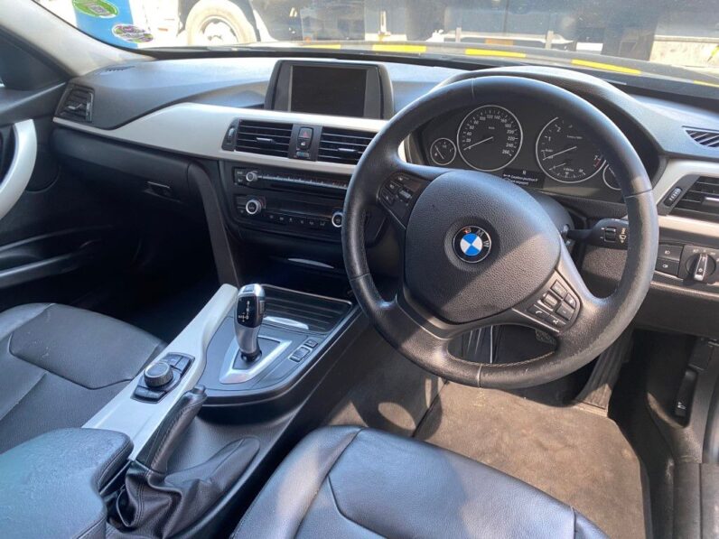 
								2015 BMW 320i full									