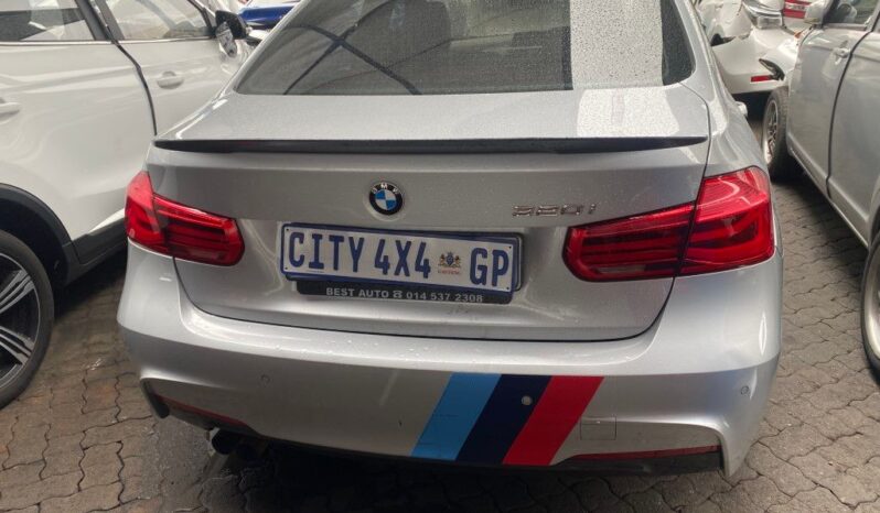 
								2018 BMW 320i M SPORT full									