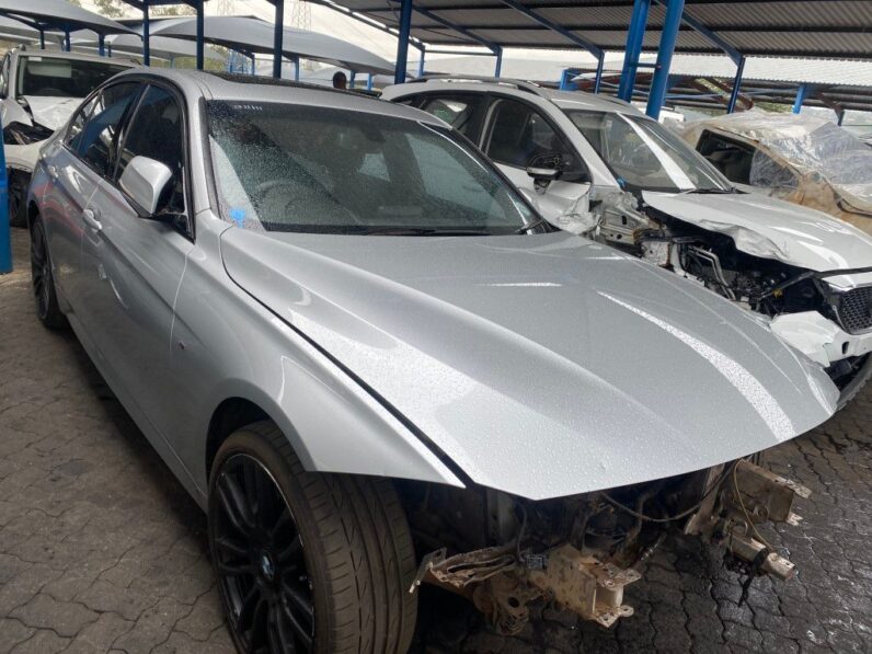 
								2018 BMW 320i M SPORT full									