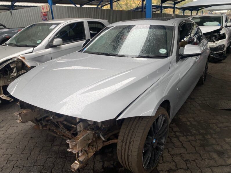 
								2018 BMW 320i M SPORT full									