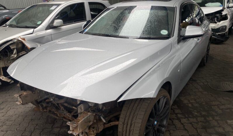 
								2018 BMW 320i M SPORT full									