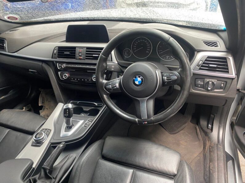
								2018 BMW 320i M SPORT full									