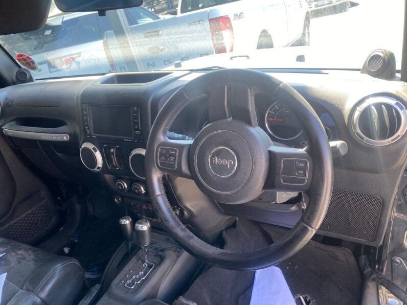 
								2012 JEEP WRANGLER 3.8 UNLTD full									