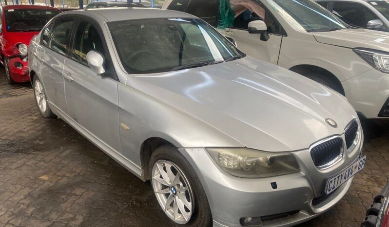 
								2010 BMW 320i full									