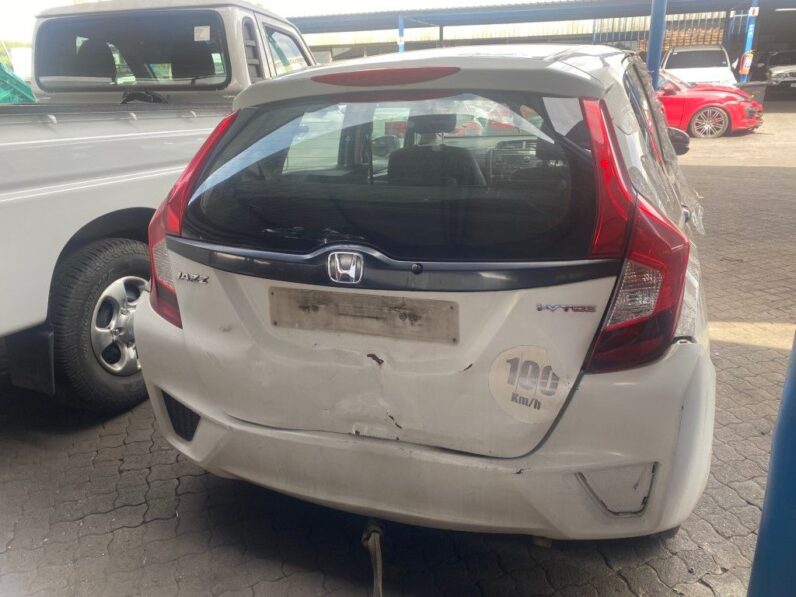 
								2015 HONDA JAZZ 1.2 full									