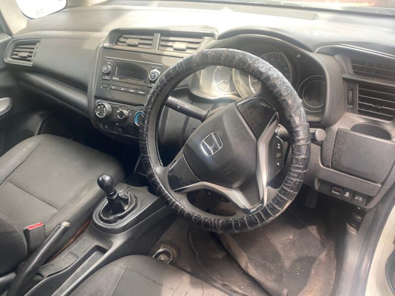 
								2015 HONDA JAZZ 1.2 full									