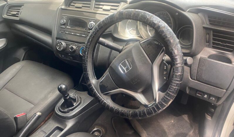 
								2015 HONDA JAZZ 1.2 full									