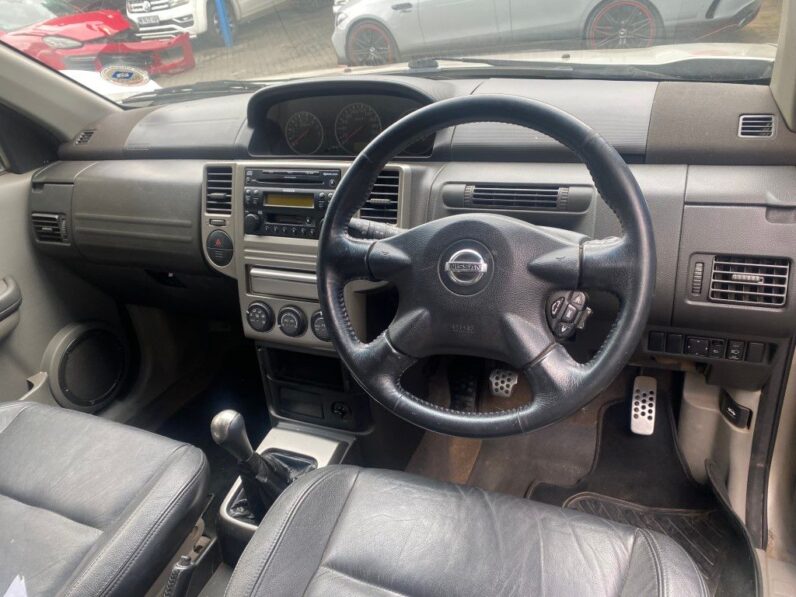 
								2004 NISSAN X TRAIL full									