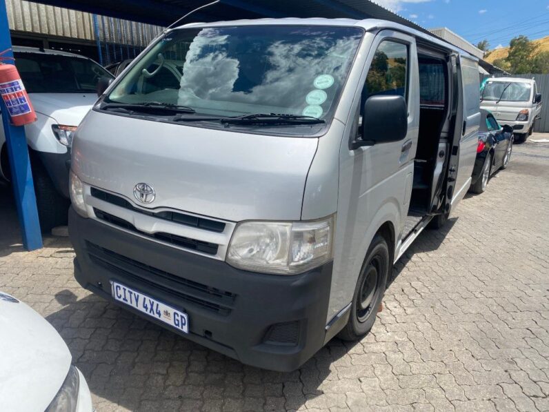 
								2013 TOYOTA QUANTUM full									