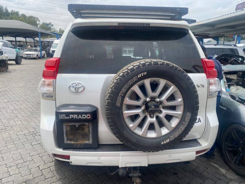 
								2011 TOYOTA PRADO VX 4.0 full									