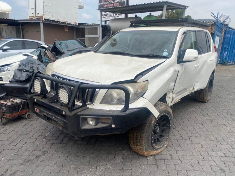
								2011 TOYOTA PRADO VX 4.0 full									