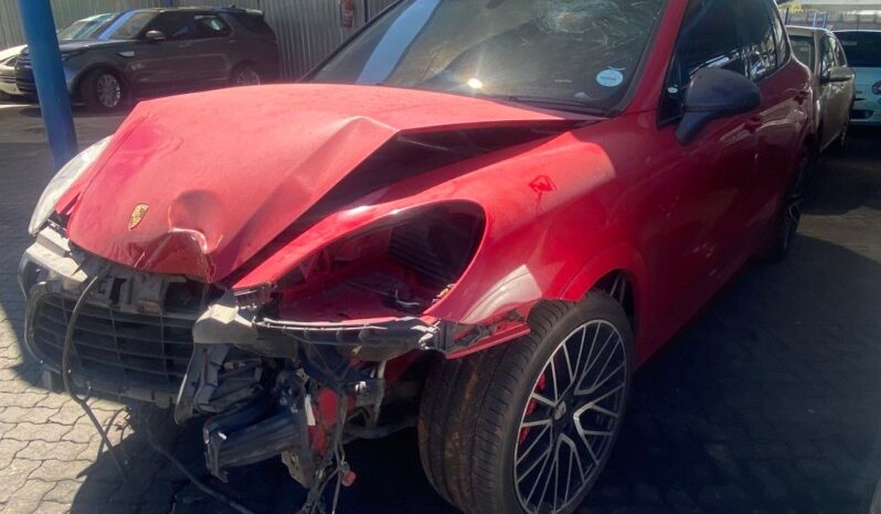 
								2013 PORSCHE CAYENNE GTS full									