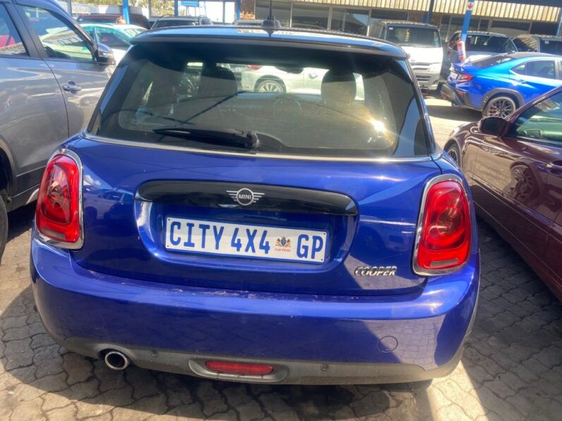 
								2019 MINI COOPER full									