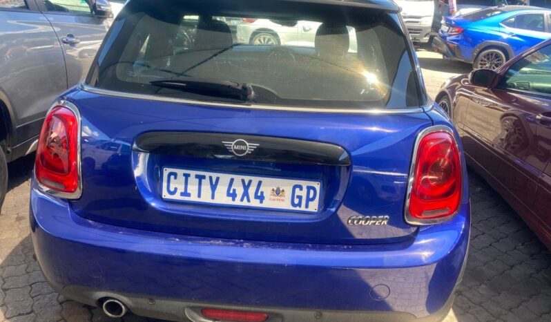 
								2019 MINI COOPER full									
