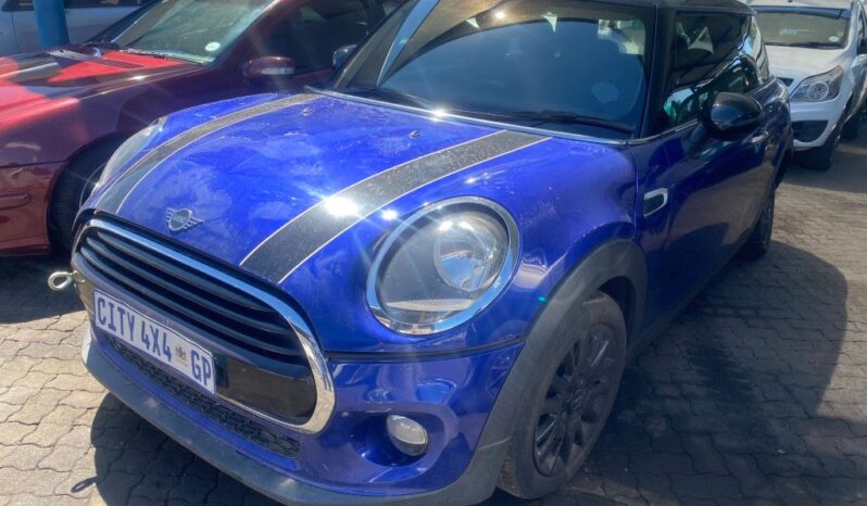 
								2019 MINI COOPER full									