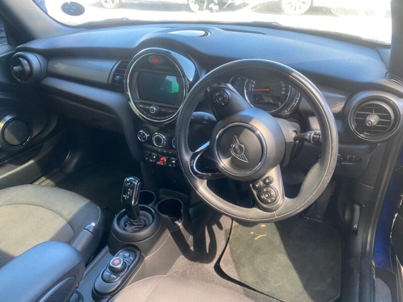 
								2019 MINI COOPER full									