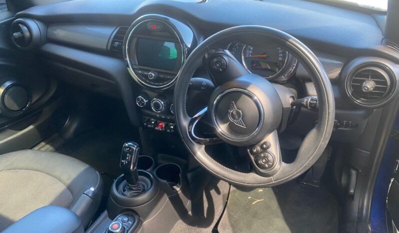 
								2019 MINI COOPER full									