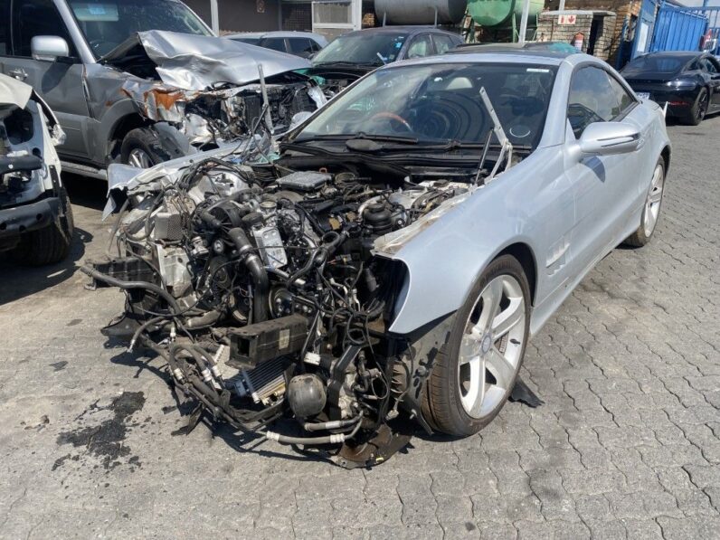 
								2025 MERCEDES BENZ R230 full									