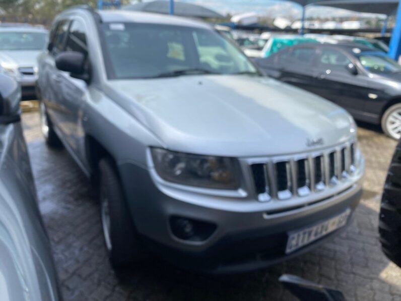 
								2012 JEEP COMPASS 2.0 CVT LIMITE full									