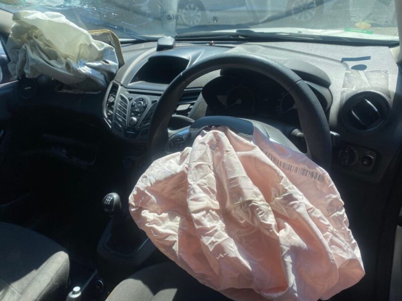 
								2016 FORD FIESTA full									