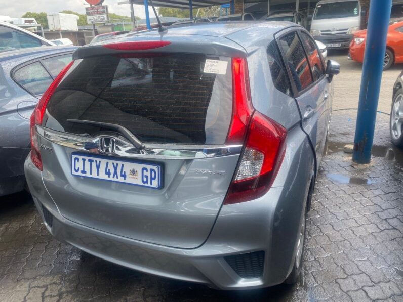 
								2021 HONDA JAZZ 1.5 CVT full									