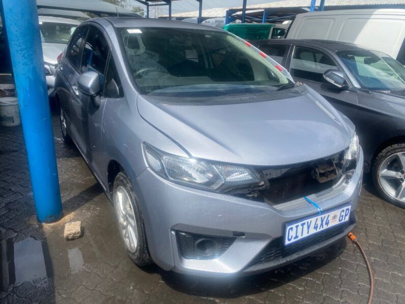 
								2021 HONDA JAZZ 1.5 CVT full									