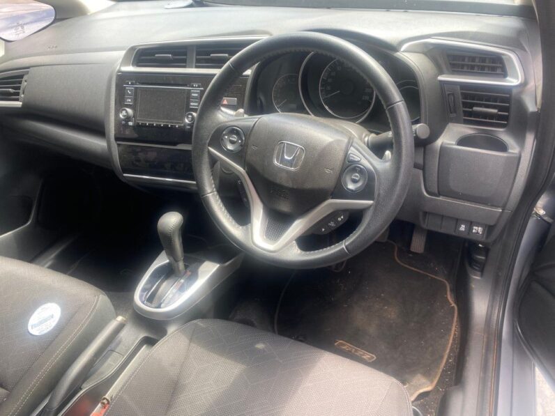 
								2021 HONDA JAZZ 1.5 CVT full									