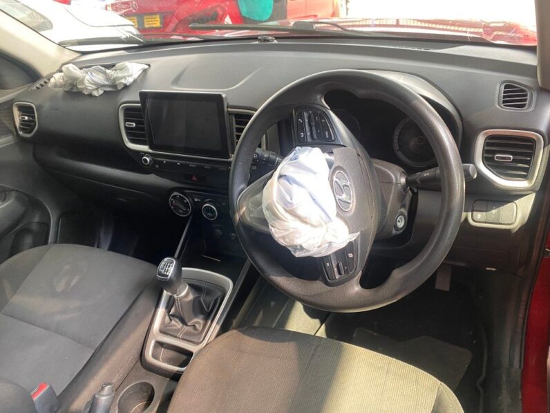 
								2022 HYUNDAI VENUE 1.0 TGDi full									