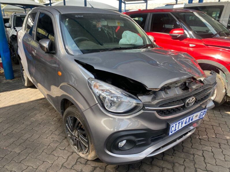 
								2024 TOYOTA VITZ 1.0 XR full									