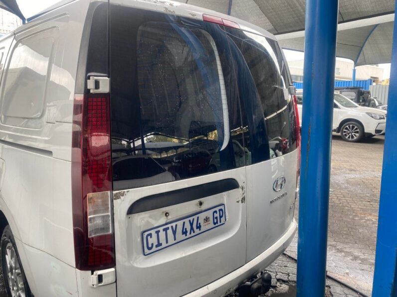 
								2022 HYUNDAI STARIA 2.2 full									