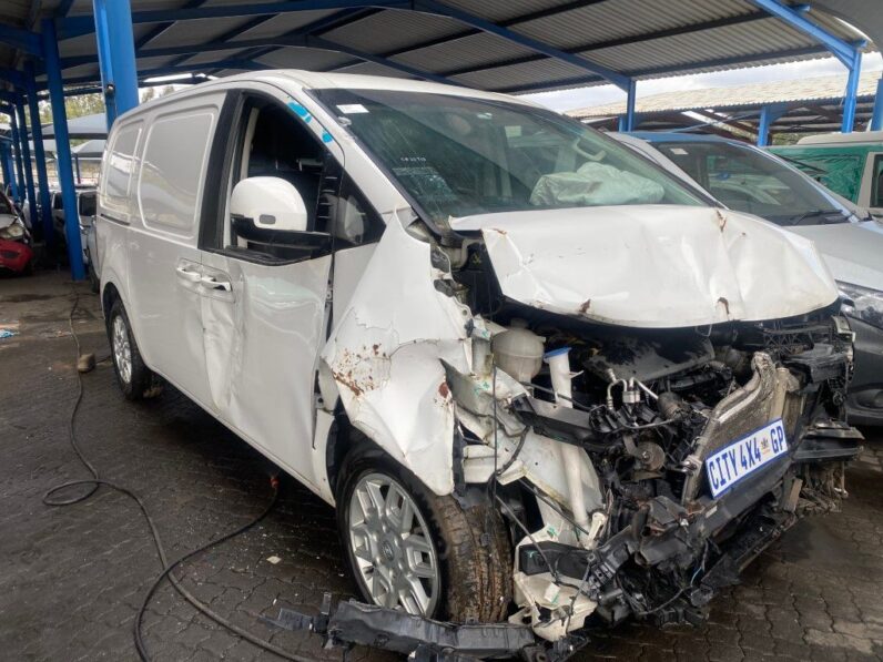 
								2022 HYUNDAI STARIA 2.2 full									