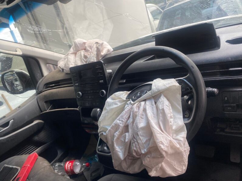 
								2022 HYUNDAI STARIA 2.2 full									