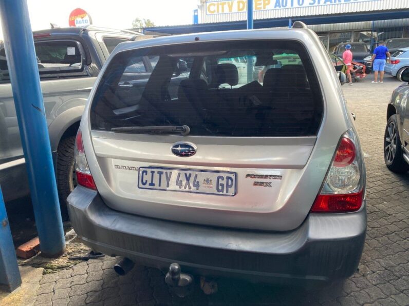 
								2005 SUBARU FORESTER 2.5 X full									