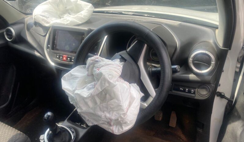 
								2023 TOYOTA VITZ 1.0 XR full									