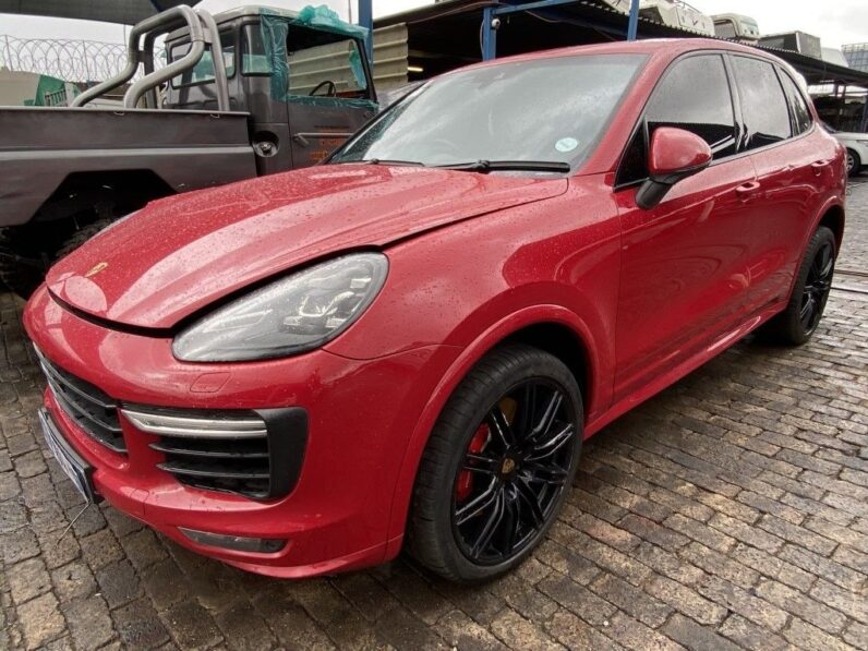 
								2015 PORSCHE CAYENNE GTS full									